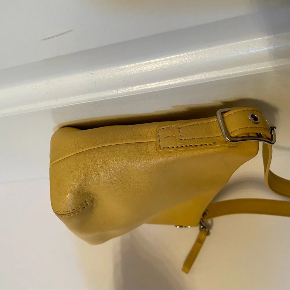 COACH BAG WRISTLET TAN BUTTER LEATHER ZIP TOP BROWN SIGNATURE C LINING
